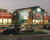 Vue « grand angle » de l’extérieur du McPhillips Street Station Casino.